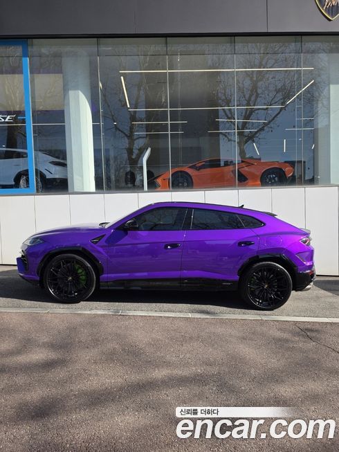 Lamborghini Urus 2025