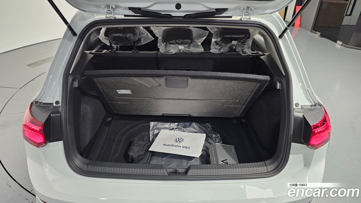 Volkswagen Golf 2024