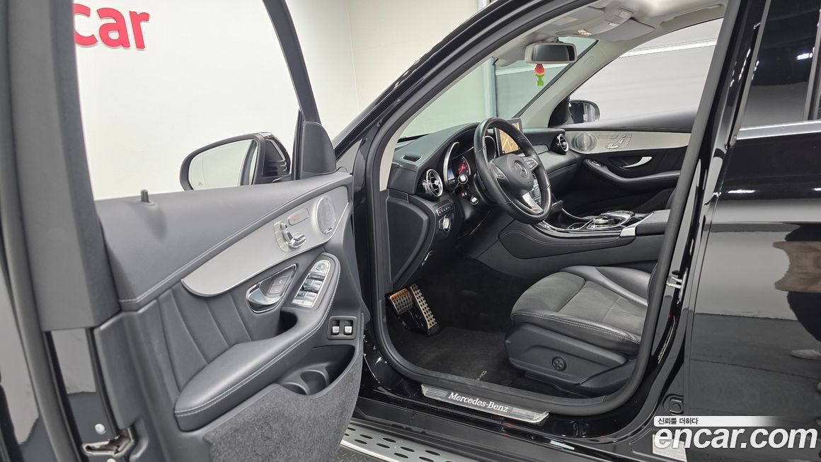 Mercedes-Benz GLC-Class 2019