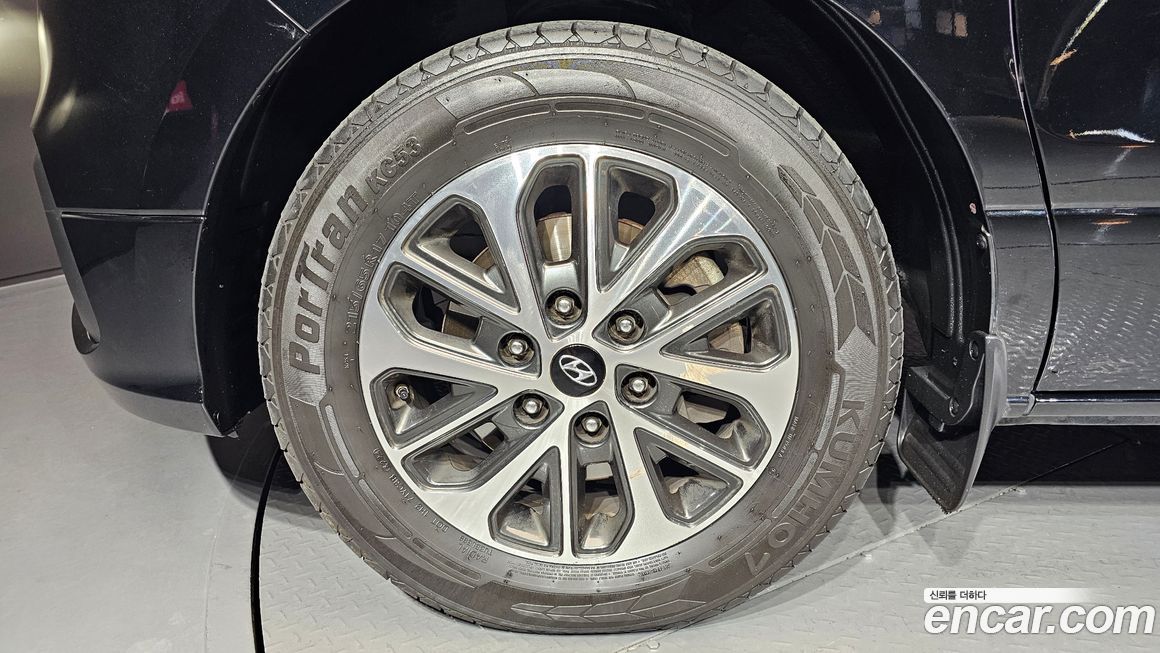 Hyundai Starex 2019
