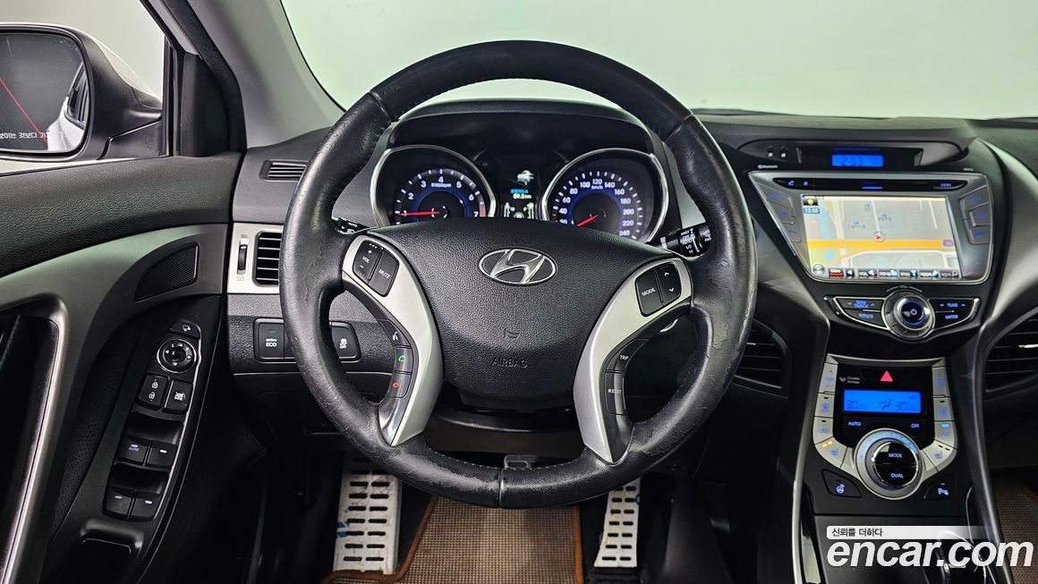 Hyundai AVANTE 2012
