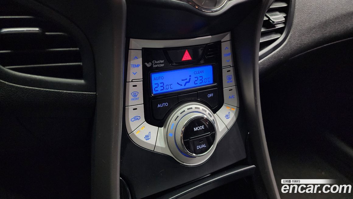 Hyundai AVANTE 2011