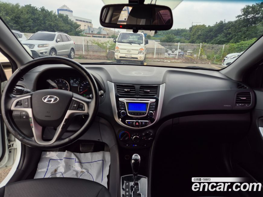 Hyundai Accent 2015