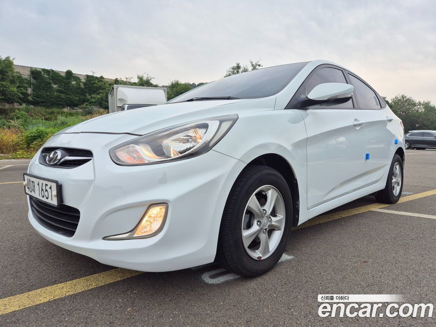 Hyundai Accent 2015