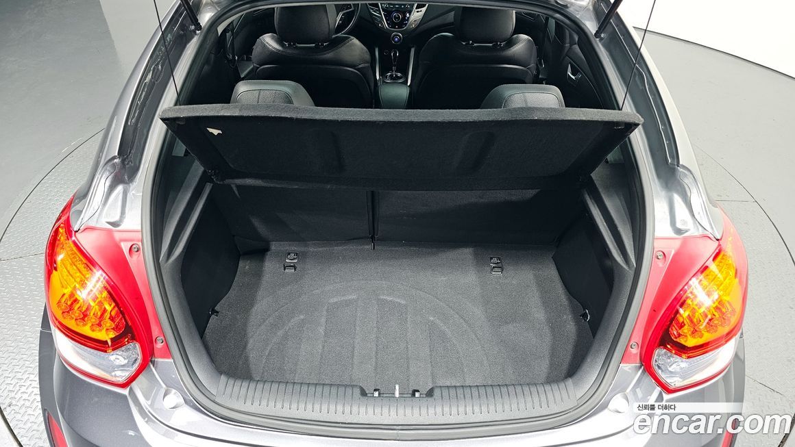 Hyundai Veloster 2012