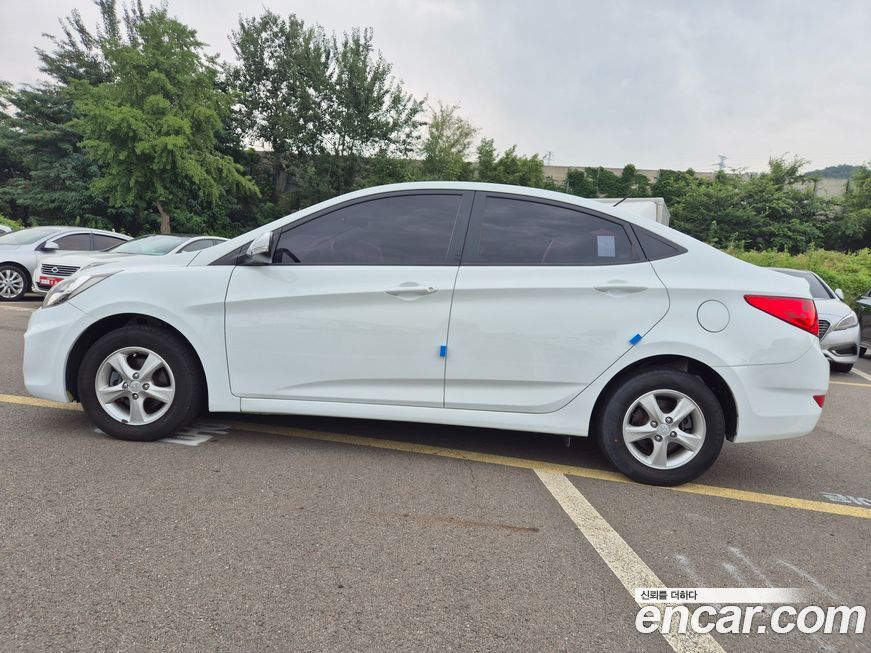 Hyundai Accent 2015