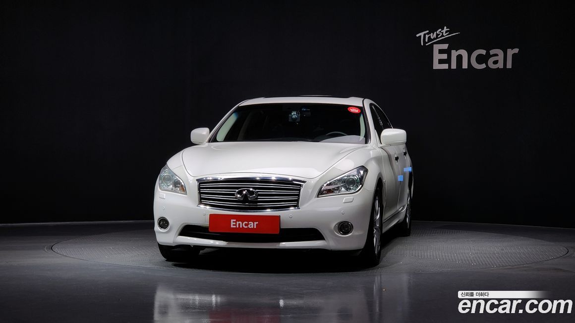 Infiniti M 2011
