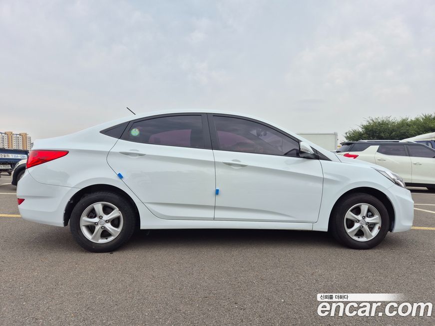 Hyundai Accent 2015