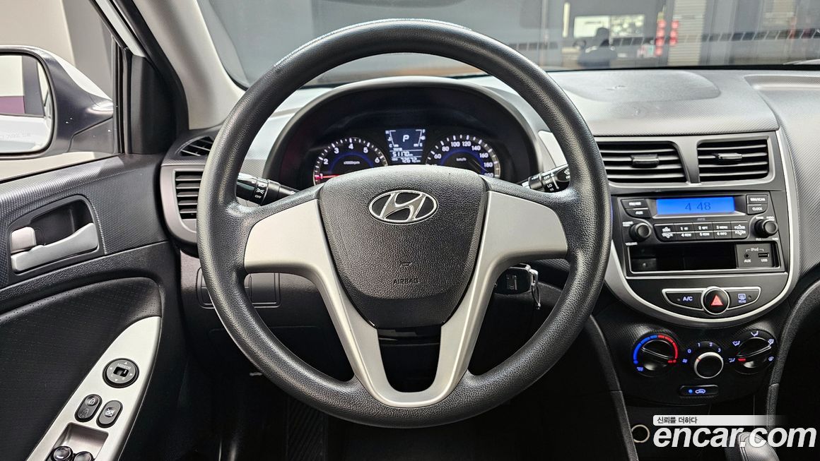 Hyundai Accent 2015