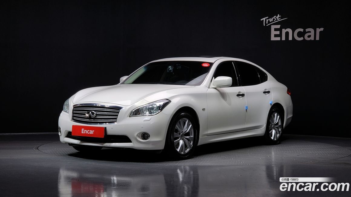 Infiniti M 2011