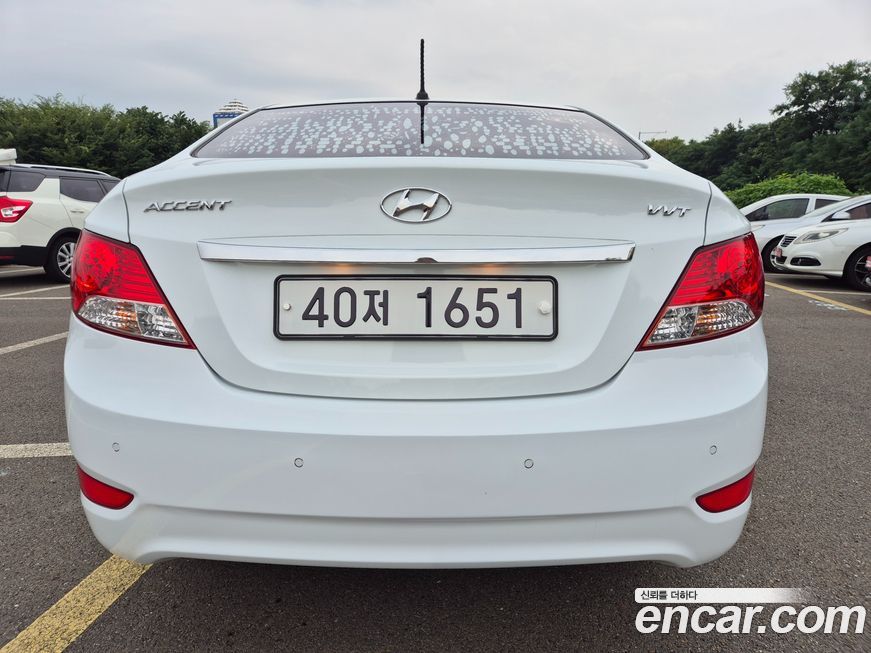 Hyundai Accent 2015