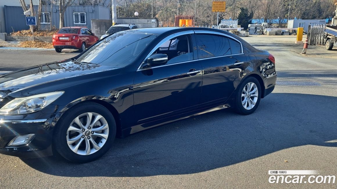 Hyundai Genesis 2012