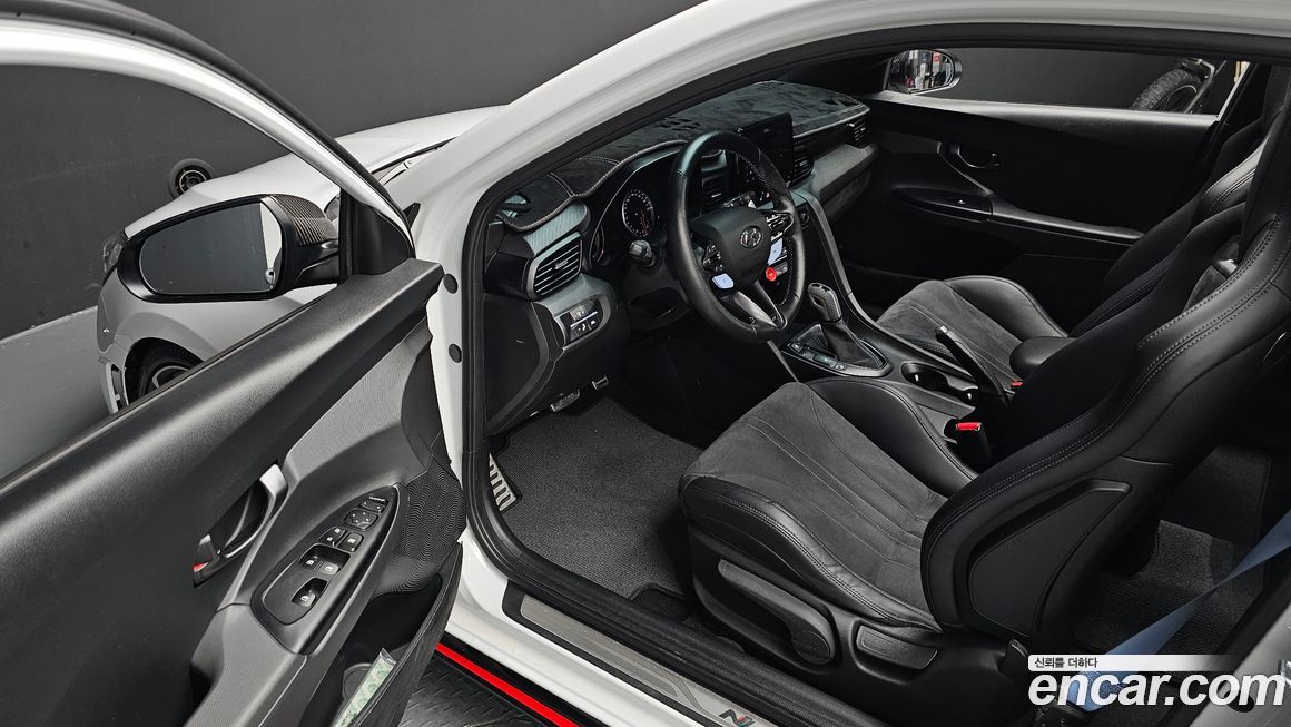 Hyundai Veloster 2021