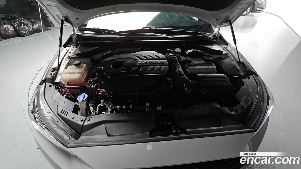 Hyundai Veloster 2021