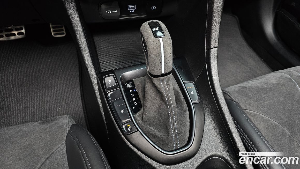 Hyundai Veloster 2021