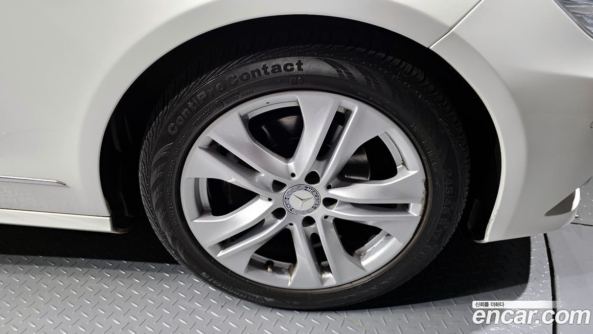 Mercedes-Benz E-Class 2013