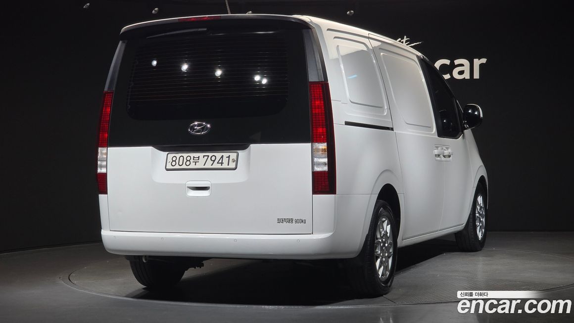 Hyundai Staria 2022
