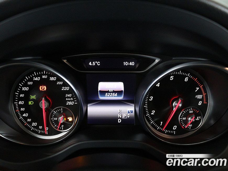 Mercedes-Benz GLA-Class 2019