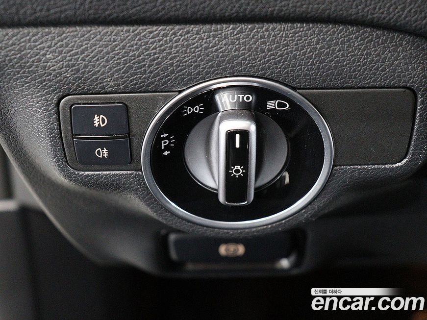 Mercedes-Benz GLA-Class 2019