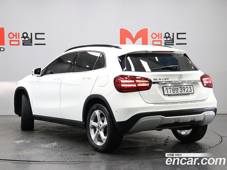 Mercedes-Benz GLA-Class 2019