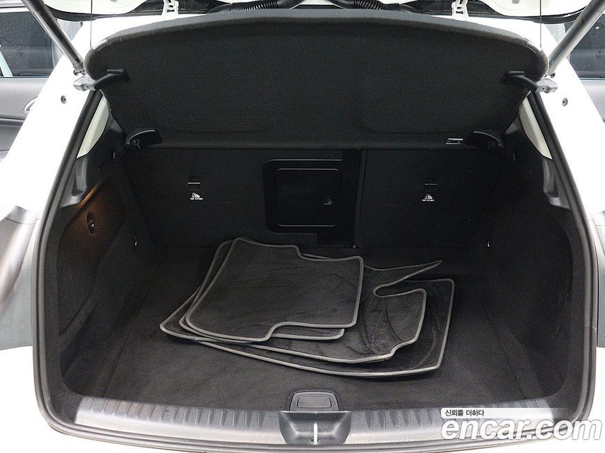 Mercedes-Benz GLA-Class 2019