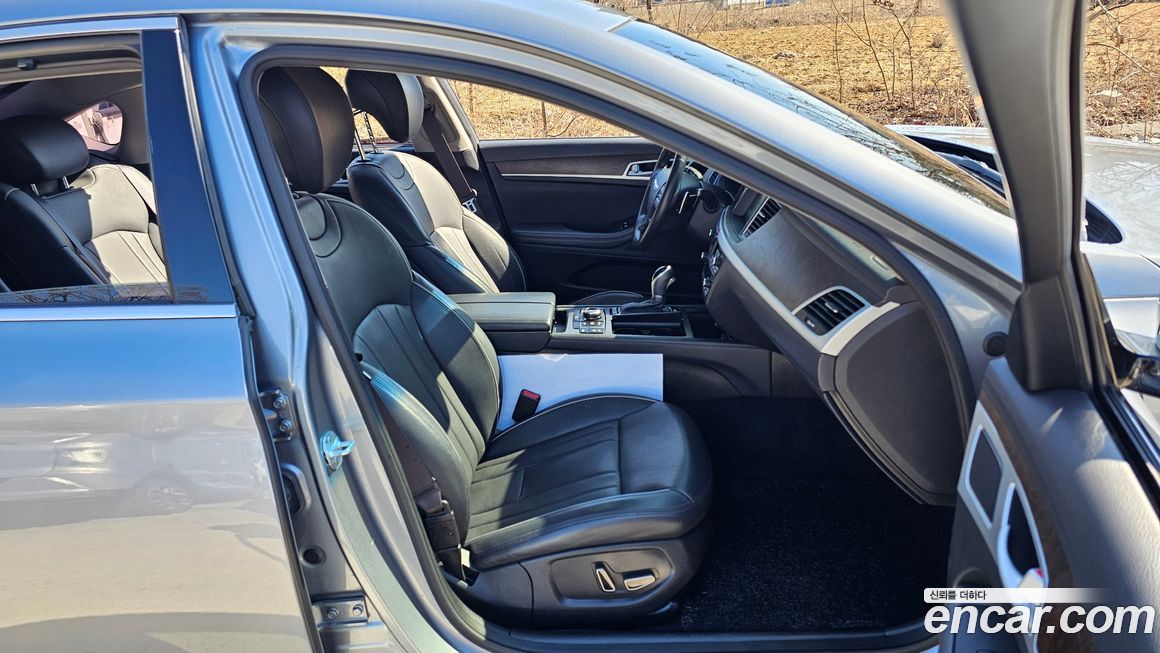 Hyundai Genesis 2014