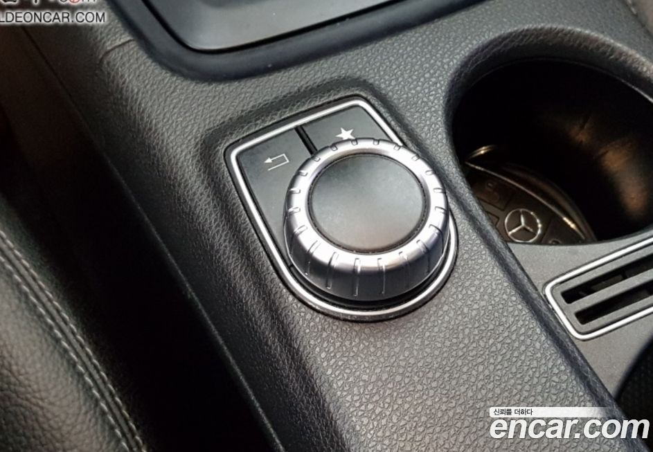 Mercedes-Benz GLA-Class 2016