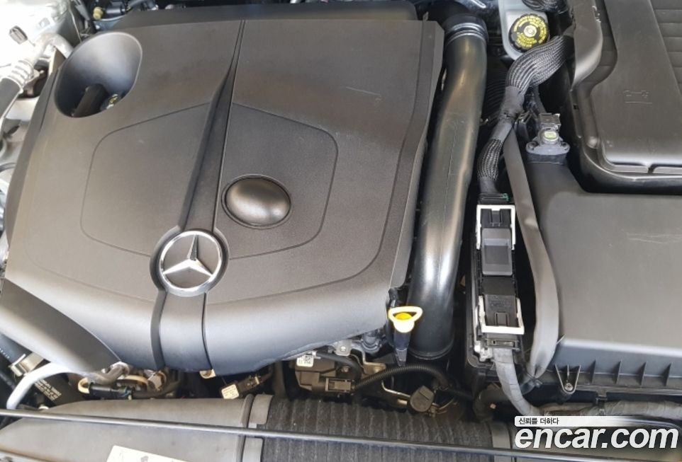 Mercedes-Benz GLA-Class 2016