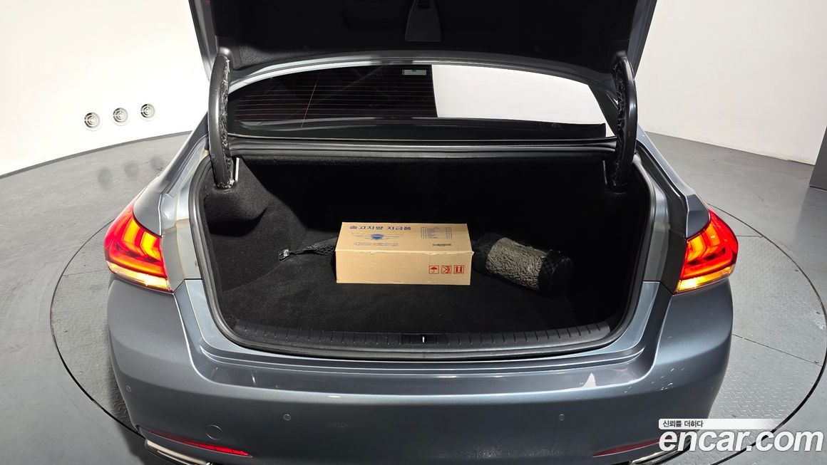 Hyundai Genesis 2016