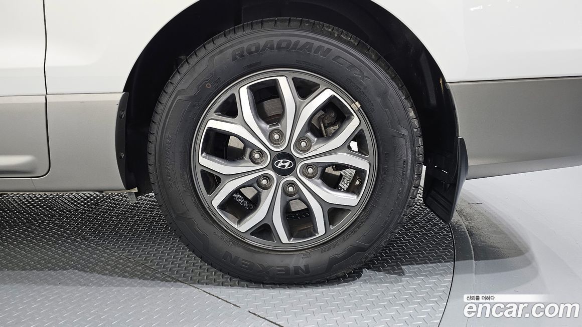 Hyundai Starex 2021