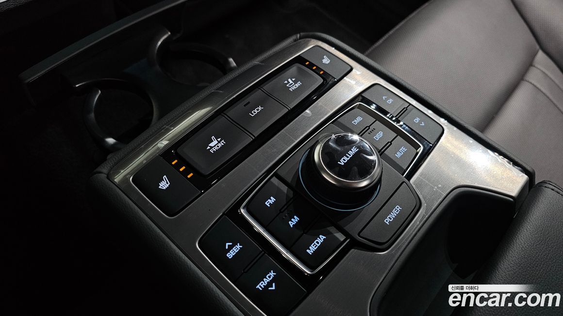 Hyundai Genesis 2016