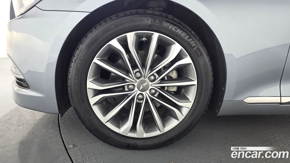 Hyundai Genesis 2016