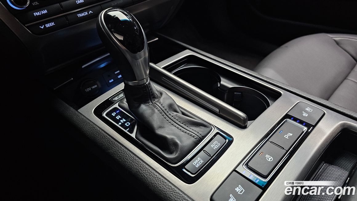 Hyundai Genesis 2016