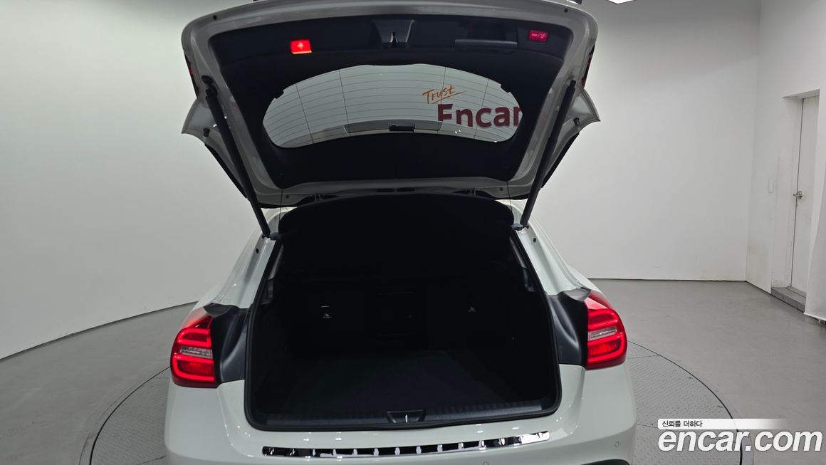 Mercedes-Benz GLA-Class 2017