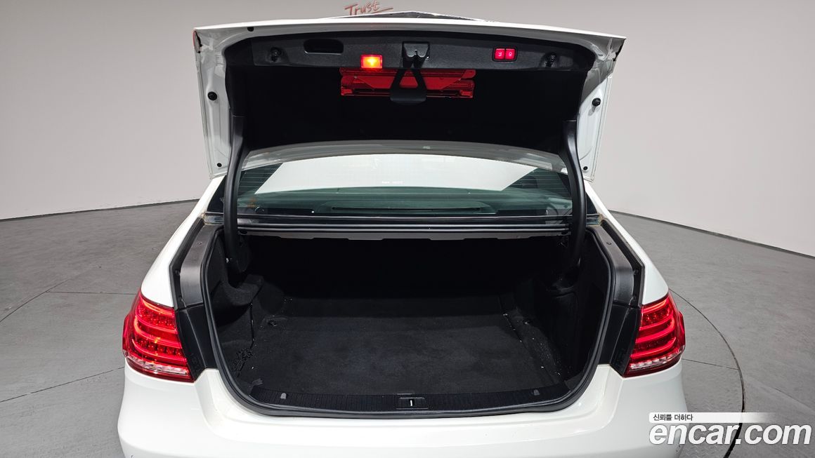 Mercedes-Benz E-Class 2015
