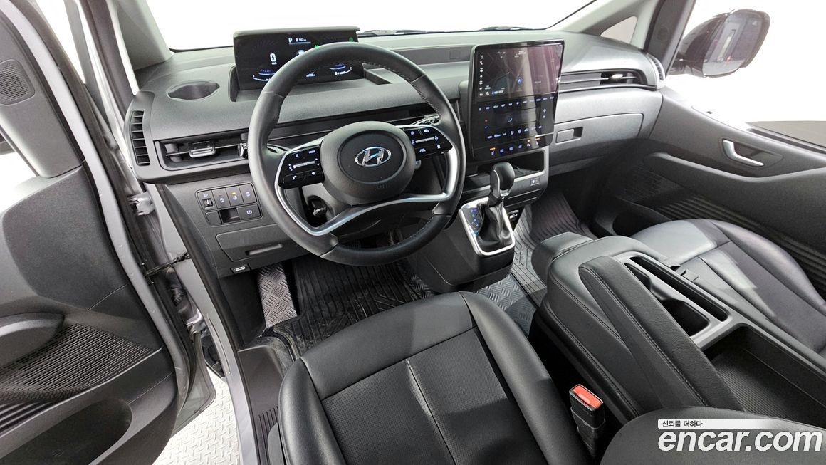 Hyundai Staria 2024