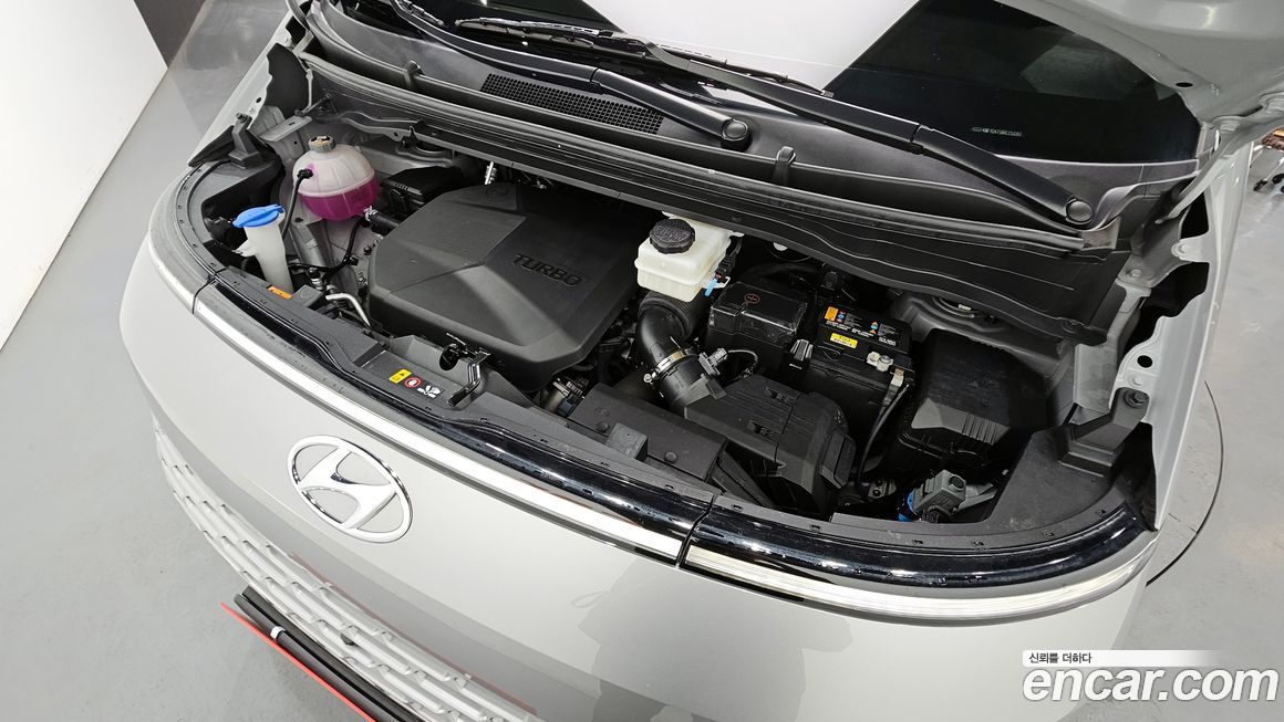 Hyundai Staria 2024