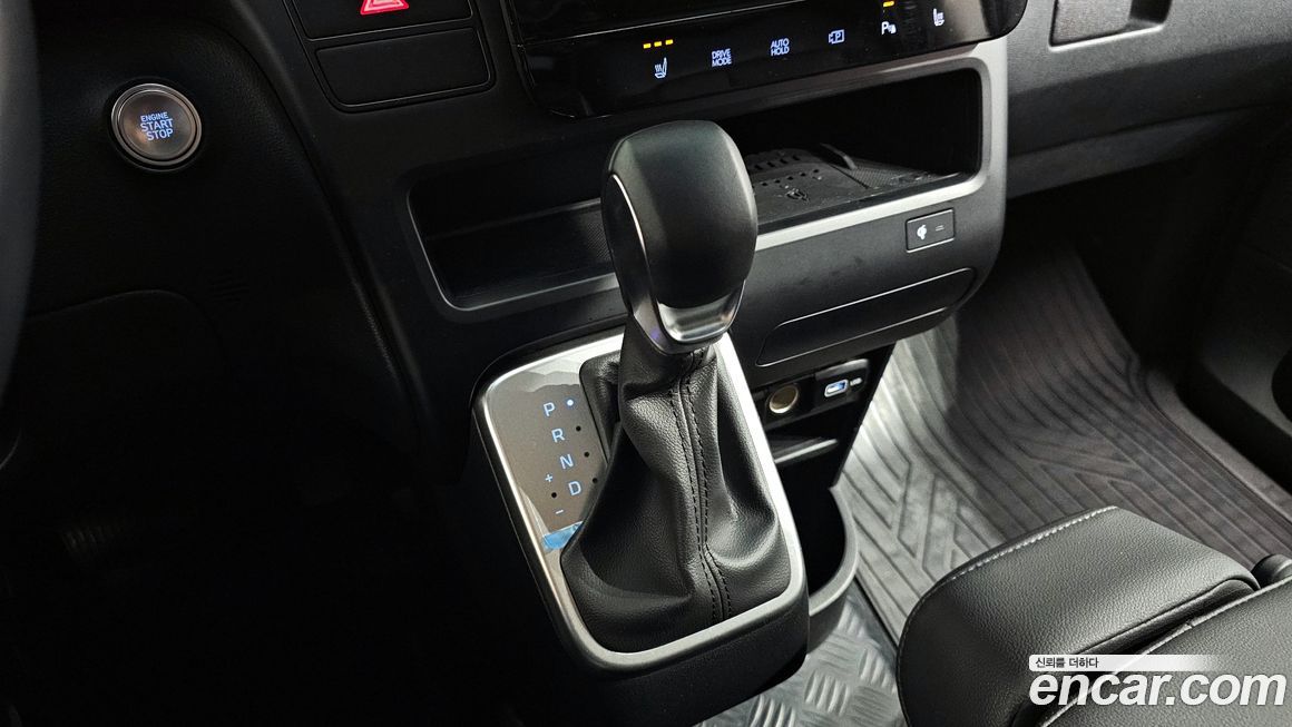 Hyundai Staria 2024