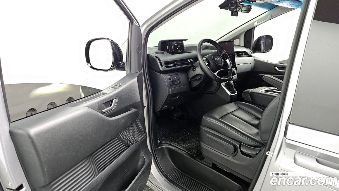 Hyundai Staria 2024