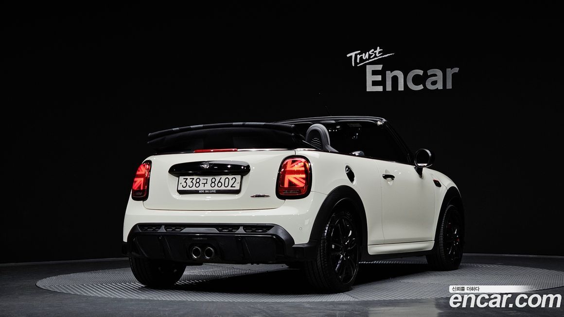 Mini Cooper Convertible 2023