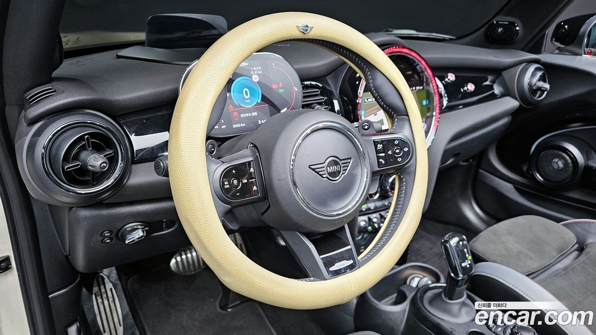 Mini Cooper Convertible 2023