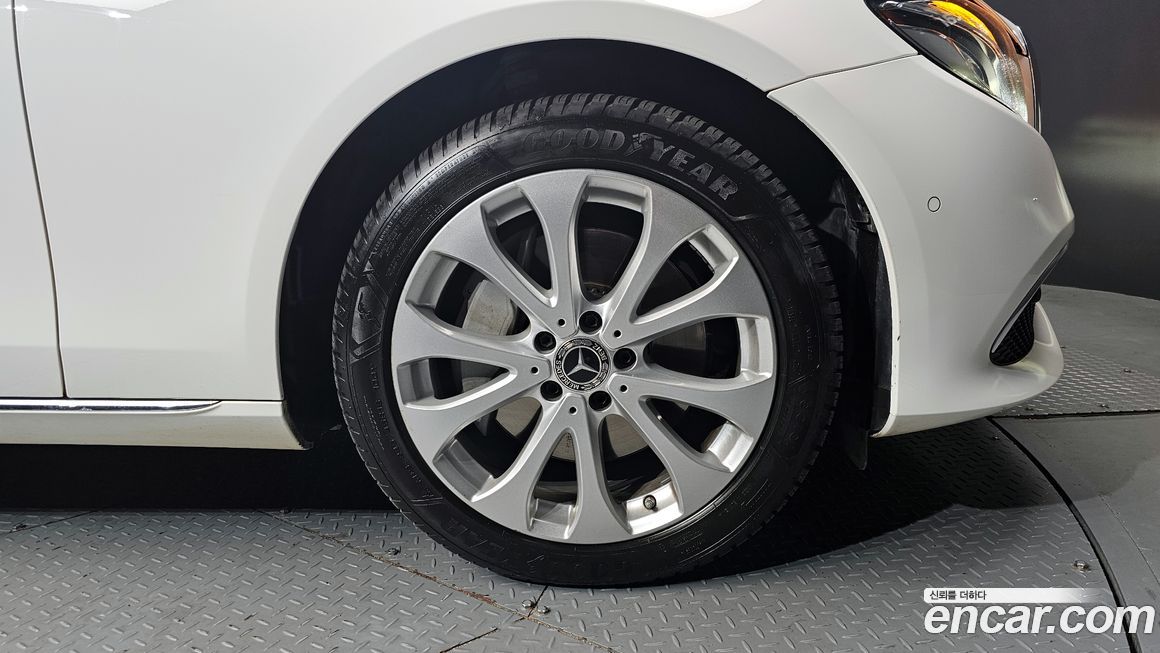 Mercedes-Benz E-Class 2019