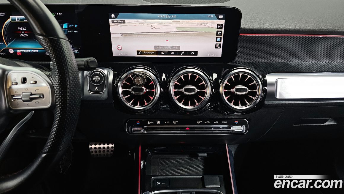 Mercedes-Benz GLB-Class 2021