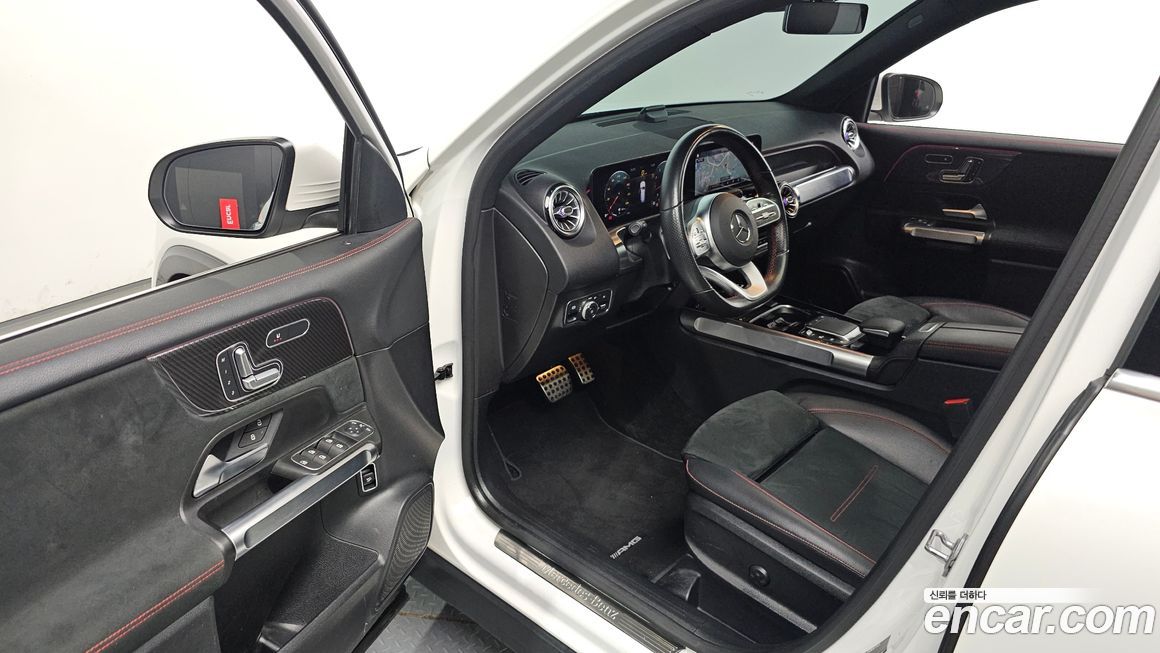 Mercedes-Benz GLB-Class 2021