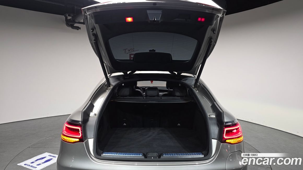 Mercedes-Benz GLC-Class 2021