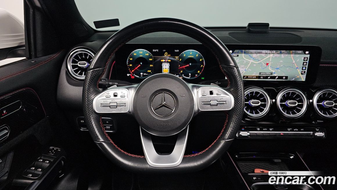 Mercedes-Benz GLB-Class 2021