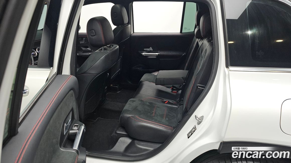 Mercedes-Benz GLB-Class 2021