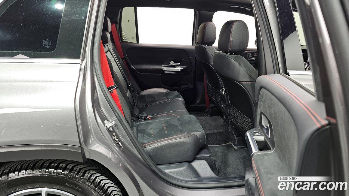 Mercedes-Benz GLB-Class 2021