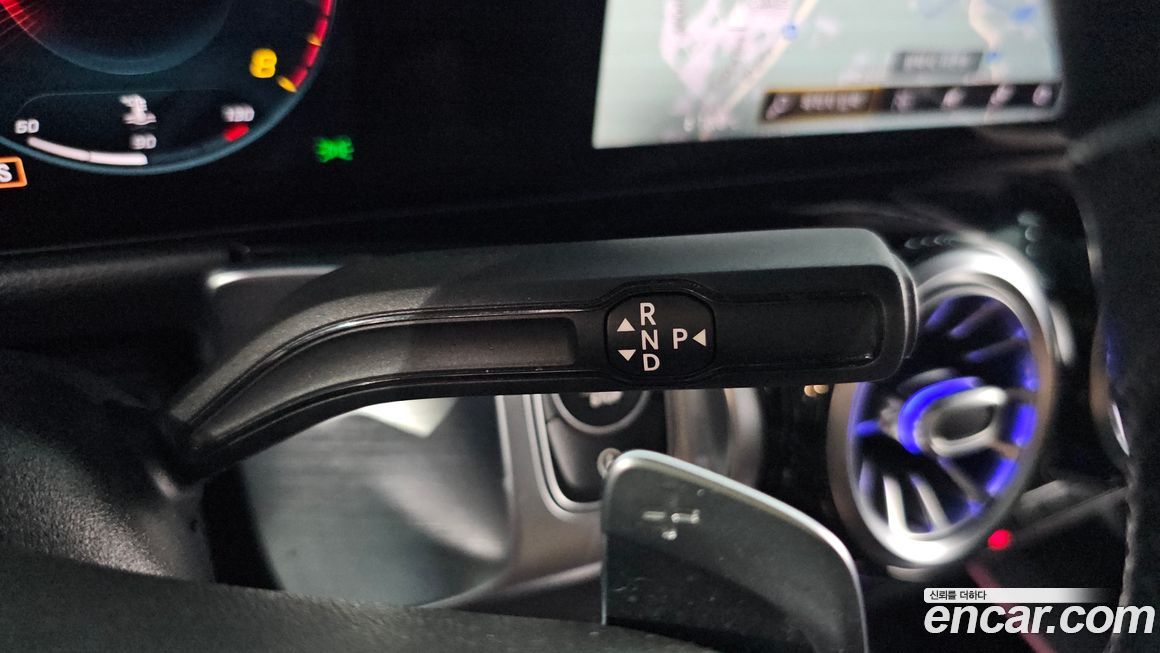 Mercedes-Benz GLB-Class 2021