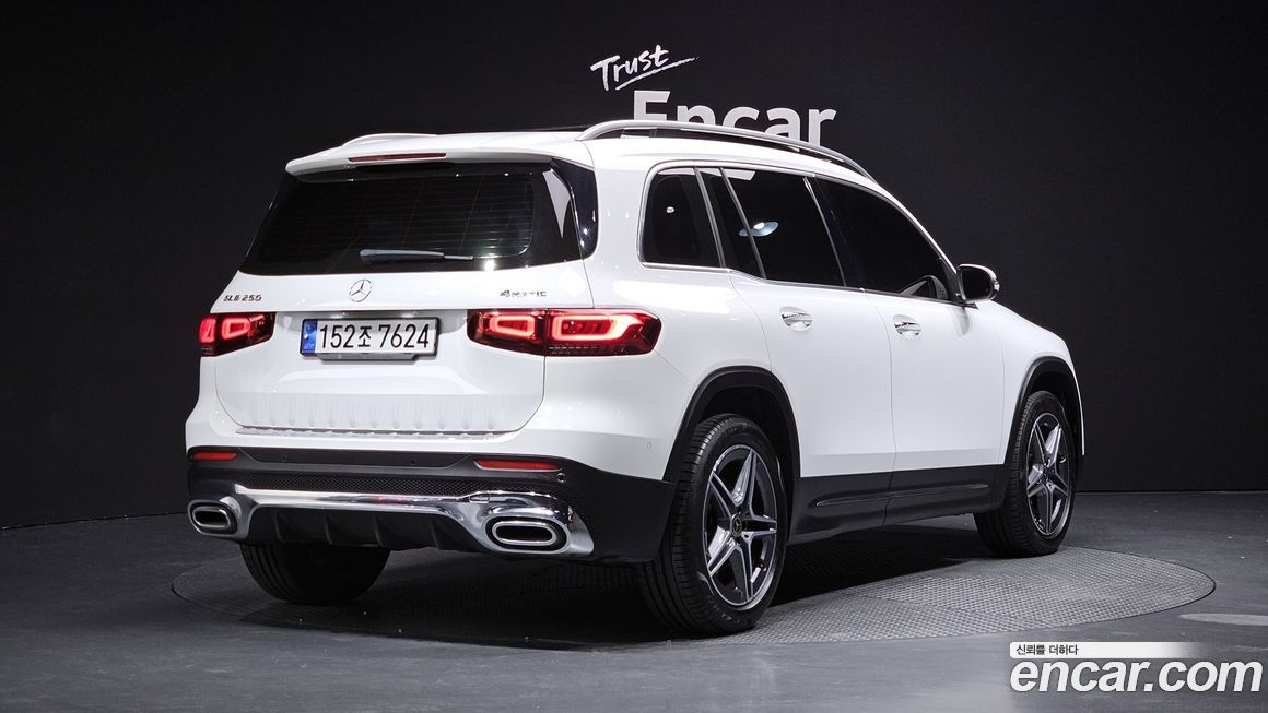 Mercedes-Benz GLB-Class 2021